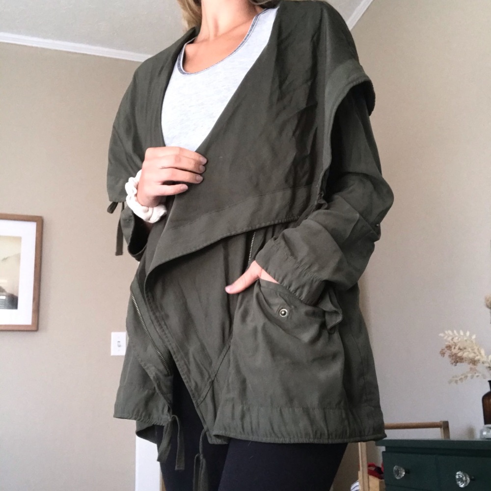 Express Army Green Jacket 🧥